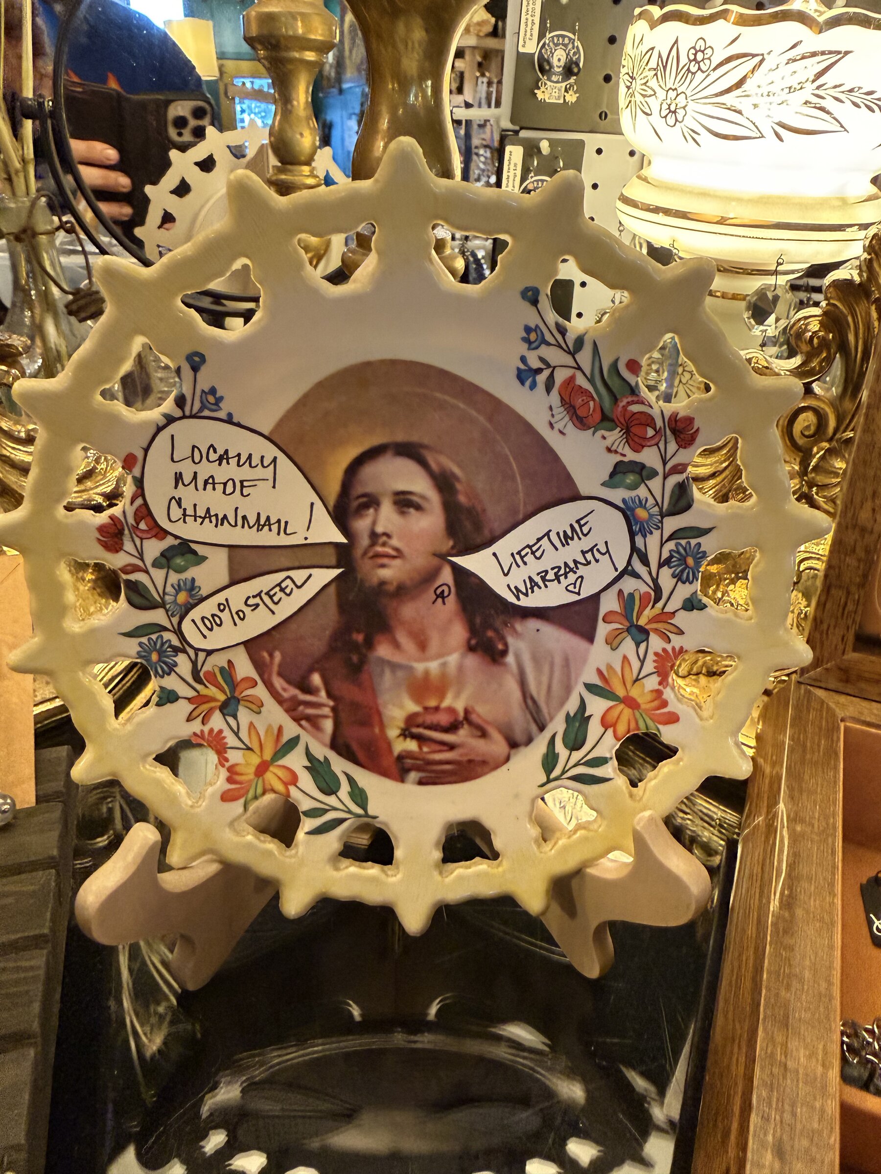 Sacred Heart plate with comic speech bubbles